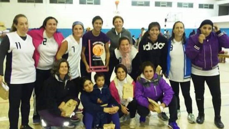 Escuela Municipal de Básquet femenino de Las Grutas terceras en Río Colorado