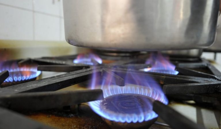 En 2026, Río Negro baja impuestos en las boletas de luz y gas