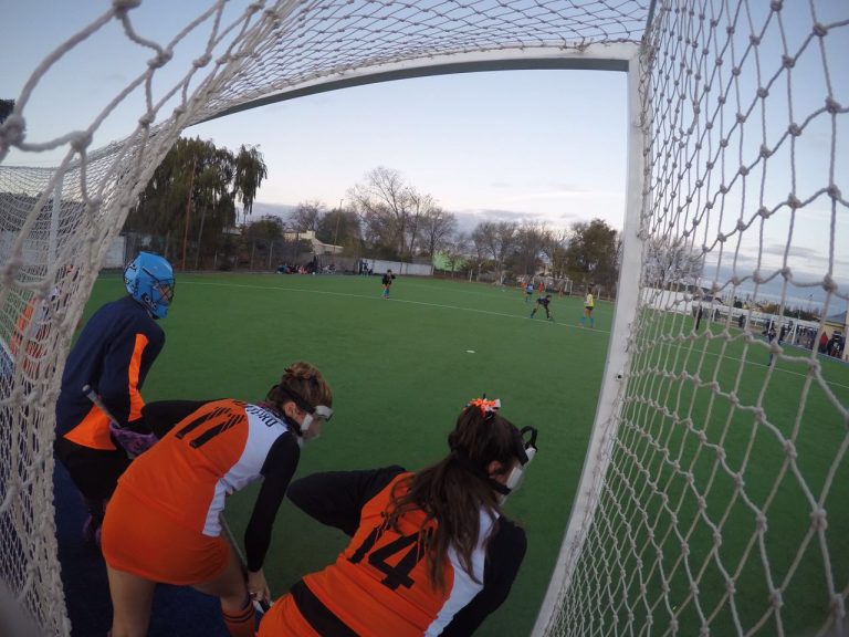 Hockey: Deportivo Las Grutas jugó en Viedma