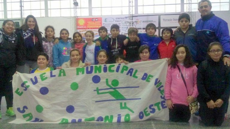 Escuela Municipal de Voley de SAO campeones en Lamarque