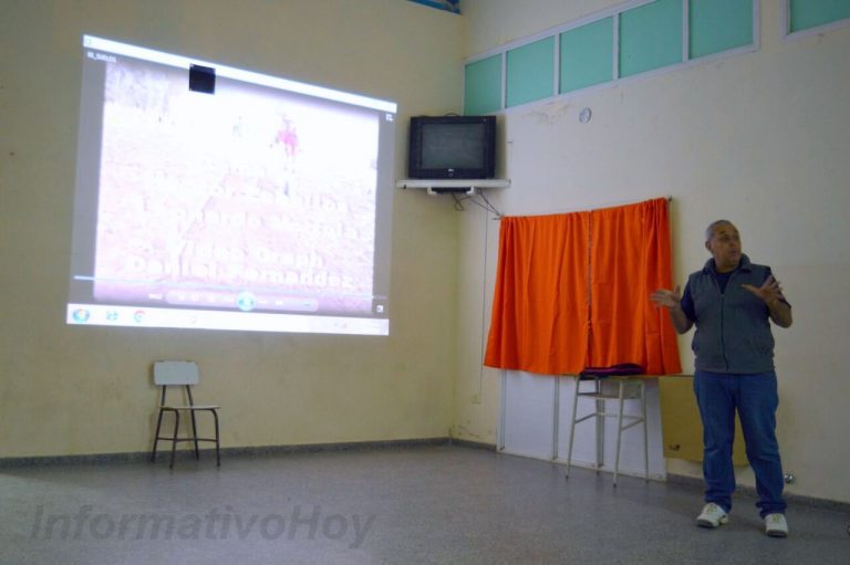 Charla de introducción sobre el taller: espacio para jóvenes en huertas comunitarias y cooperativas familiares