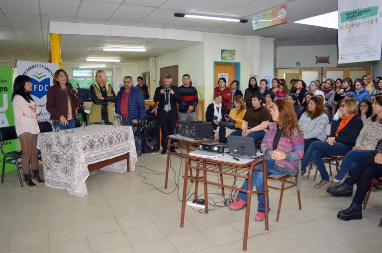 Entregan a estudiantes del Instituto Docente de San Antonio el premio del programa «A Rodar Escuela»