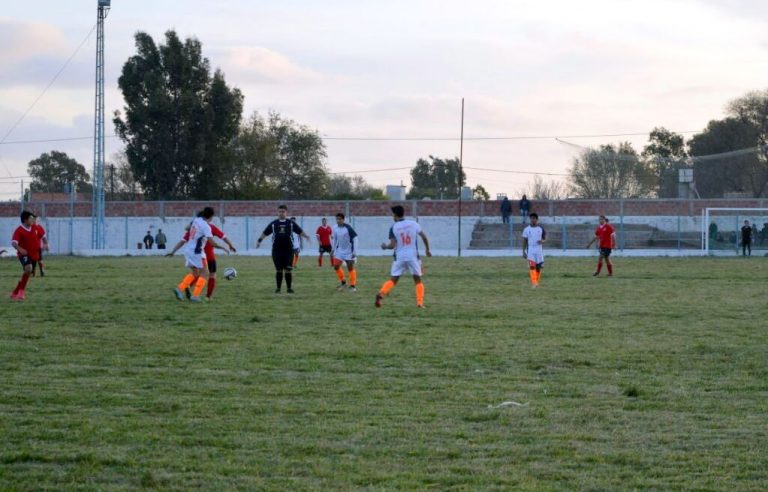 Independiente no cede y sigue líder