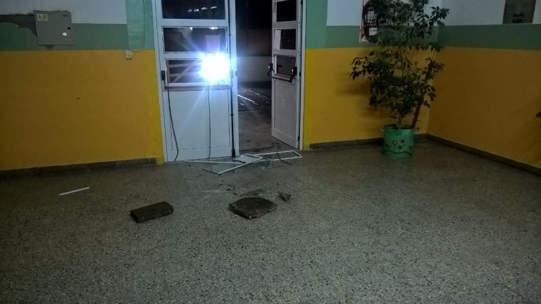 Vandalismo en dos escuelas causado por un menor de edad