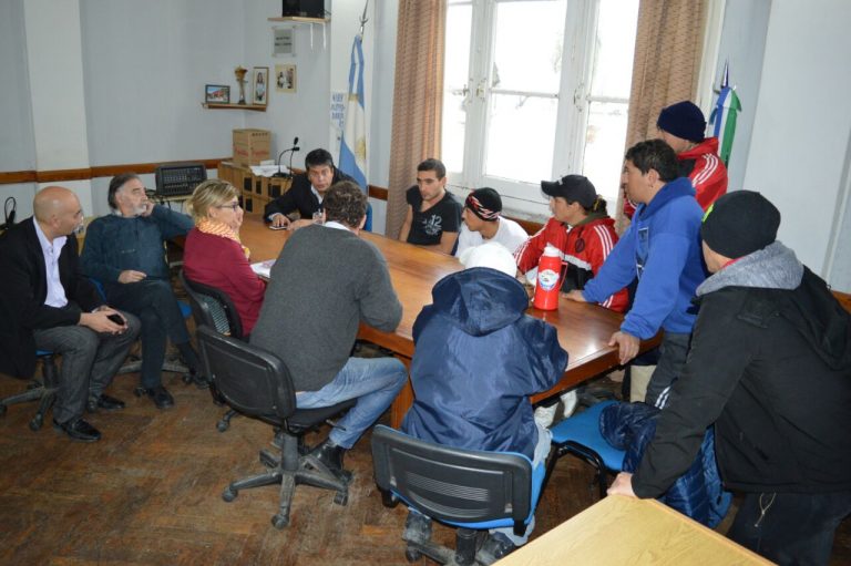 Estibadores del puerto local piden se aclare su situación