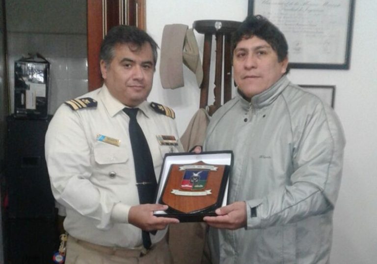 Prefectura hizo entrega de un reconocimiento al Director de Pesca Marítima Gustavo Rubio