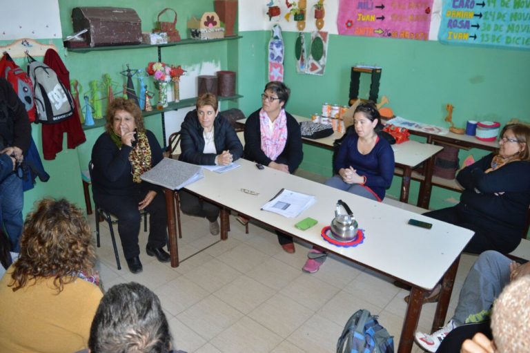 Ruca Nehuen: reunión entre funcionarios muinicipales y los padres