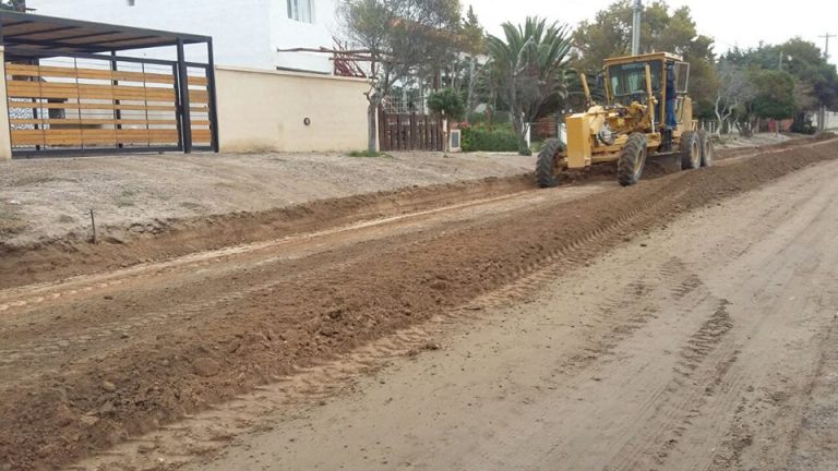 Siguen con la construcción de cordones cunetas en Las Grutas