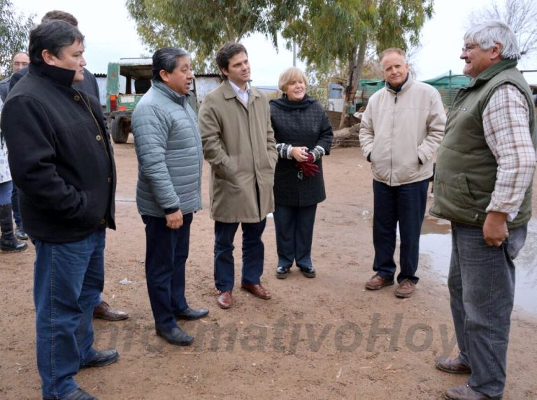 Visita al Barrio San Miguel: «Ningún permiso precario más, ni permitir ocupaciones».