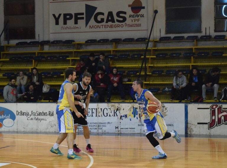 Ferro no pudo con Atenas y se despidió del apertura de básquet