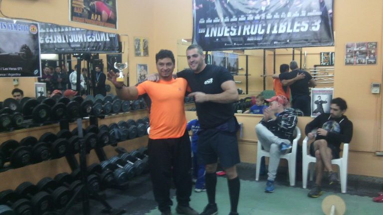 Triunfo de Andrés Manrique: clasificó al Nacional de Powerlifting