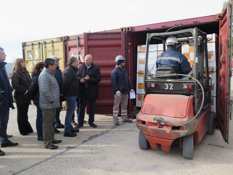 Salió la primera exportación de vinos rionegrinos desde el Puerto de SAE