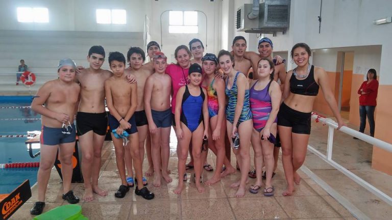 Destacan la participación de la Escuela Municipal de Natación en Viedma