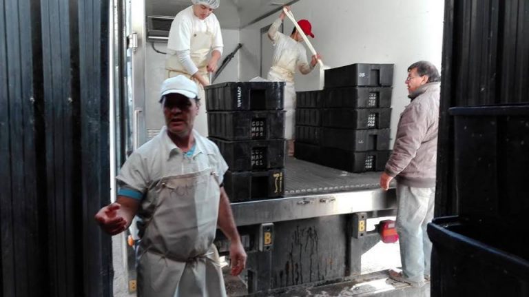 Pescadores Artesanales venden sus productos en Neuquén