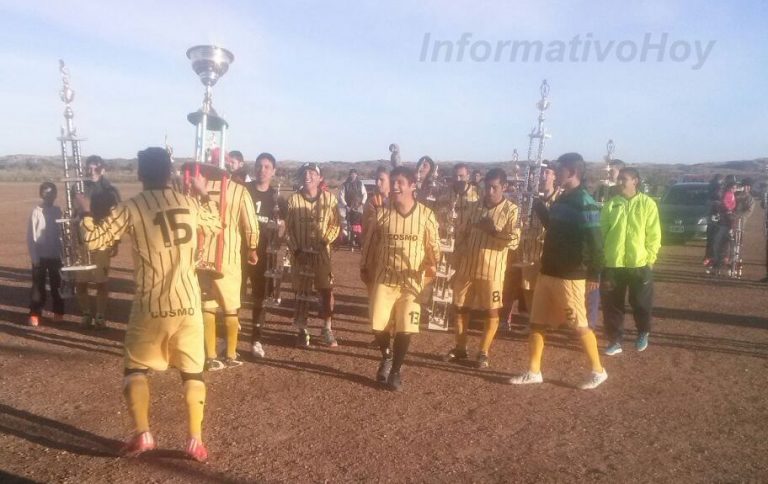 Cosmo bicampeón del Futbol Barrial sanantoniense