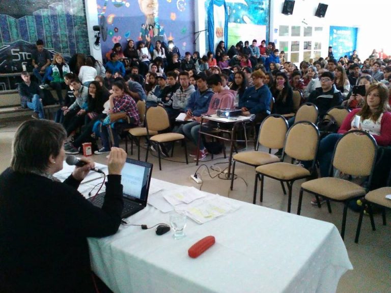 Finalizó en Las Grutas el Encuentro Provincial para el debate sobre nueva escuela rionegrina