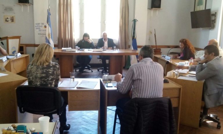 Escándalo en la sesión del Concejo Deliberante: Spósito acusó a Esquivel de usar dinero público para su beneficio.