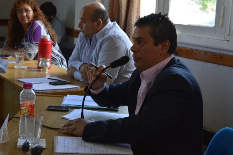 “Buscamos soluciones, no improvisaciones”