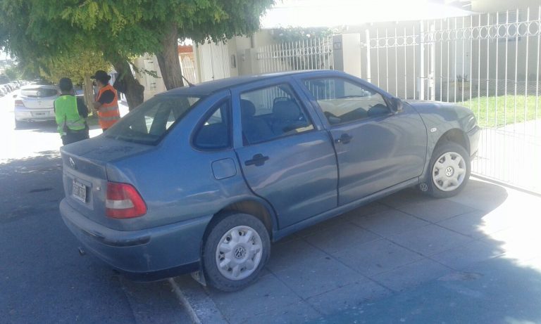 Policía recupera auto robado luego de persecución por Las Grutas