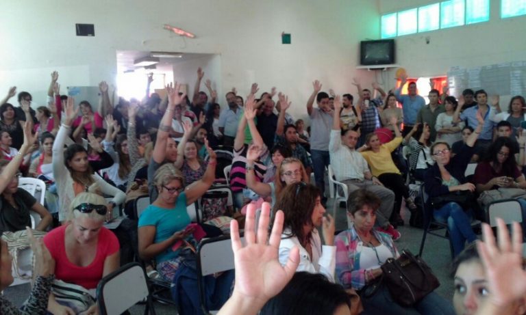 En San Antonio Oeste suspendieron nuevamente la asamblea por la Nueva Escuela Secundaria RIonegrina