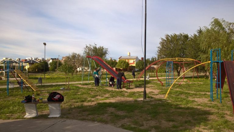 Reacondicionan la Plaza de la Mujer en Las Grutas