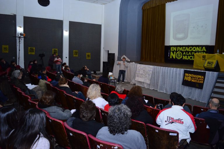 Expusieron en San Antonio Oeste sobre los riesgos de emplazar una planta nuclear en la región