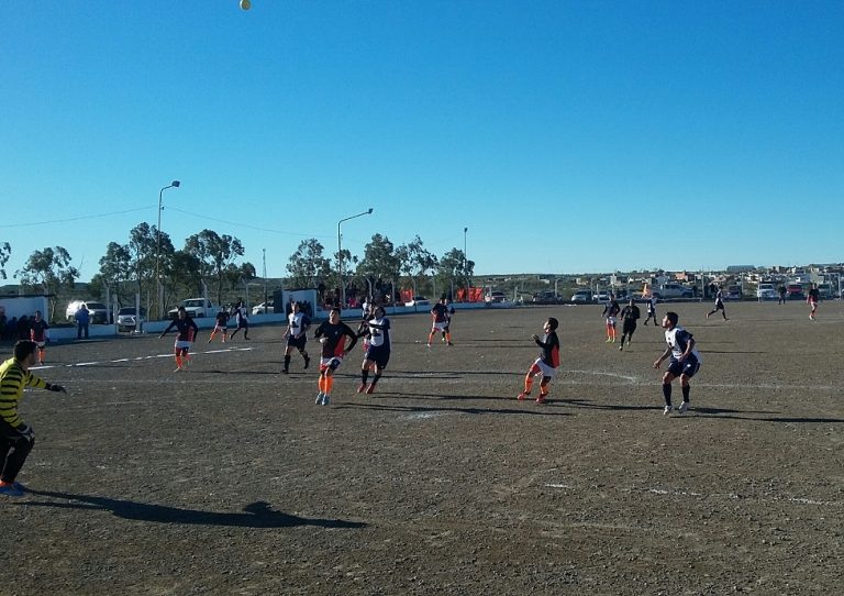 Ferro ganó la primera final. El próximo domingo se define en Sierra Grande.