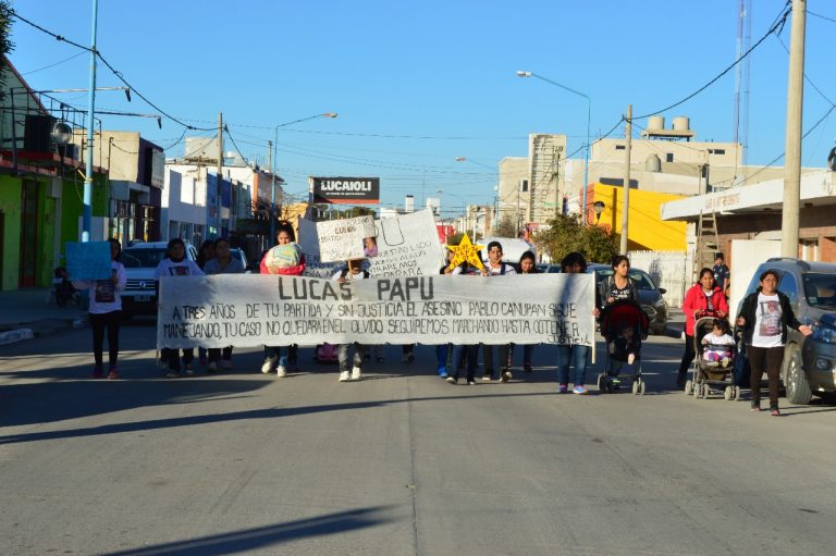 A 3 años de la trágica muerte de Lucas “Papu” Alfaro, familiares y amigos marcharon por justicia.