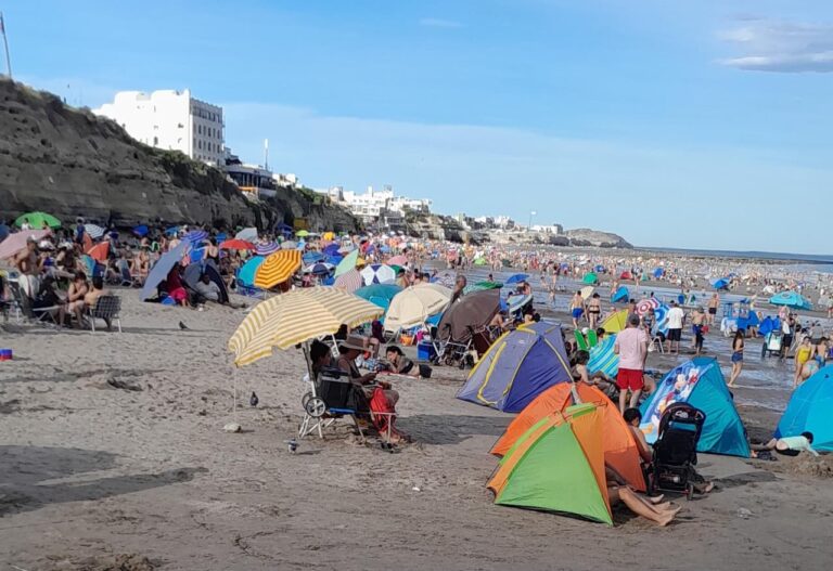 Temporada moderada en Las Grutas: buen movimiento de fin de semana y cautela en el balance general Temporada moderada en Las Grutas: buen movimiento de fin de semana y cautela en el balance general