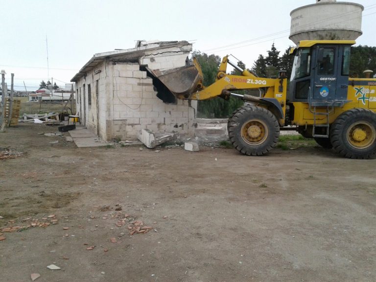 Municipio demuele una construcción precaria en SAO