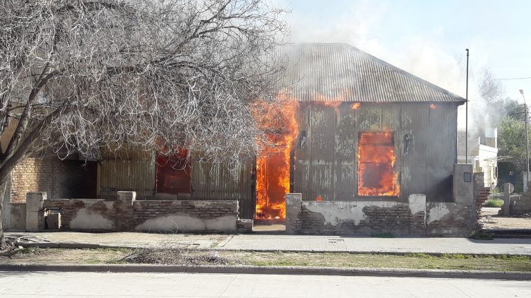 Voraz incendio en el centro de SAO