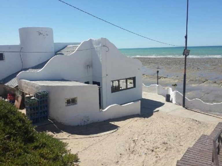 Las Grutas: denuncian vandalismo en el parador de La Rinconada