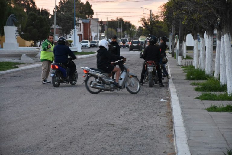 Tránsito: siguen los controles viales con multas y secuestros de motos en infracción