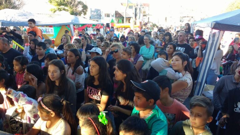 Las Grutas: se vivió una hermosa tarde llena de alegría en la Exponiño 2017