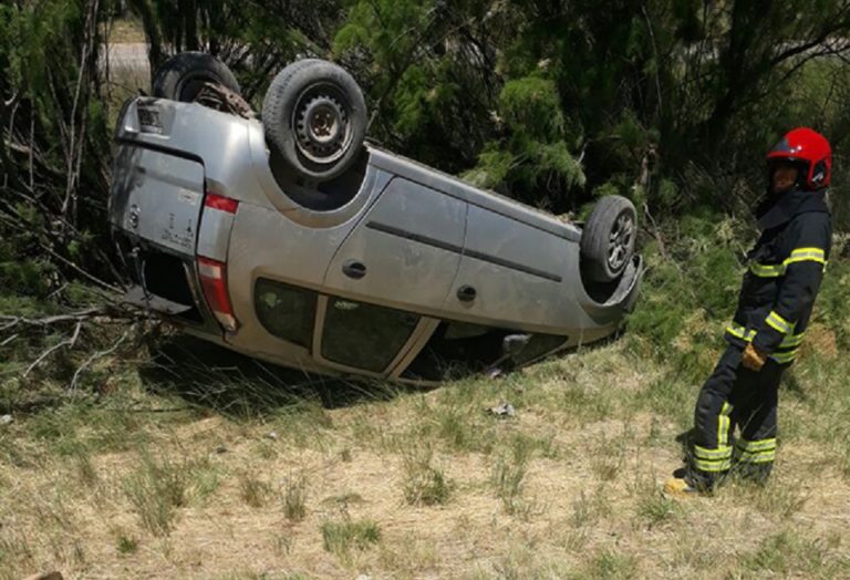 Murió un hombre tras volcar con su vehículo en la RN 3