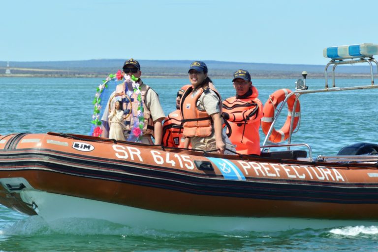Procesión náutica de la Virgen Stella Maris: bendición de la marea y de la actividad pesquera
