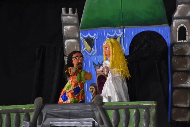 Las Grutas: comienza el 28° Festival de Títeres del Golfo Azul Las Grutas: comienza el 28° Festival de Títeres del Golfo Azul