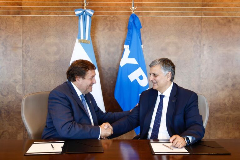 Río Negro rumbo a liderar la exportación de hidrocarburos del país Río Negro rumbo a liderar la exportación de hidrocarburos del país