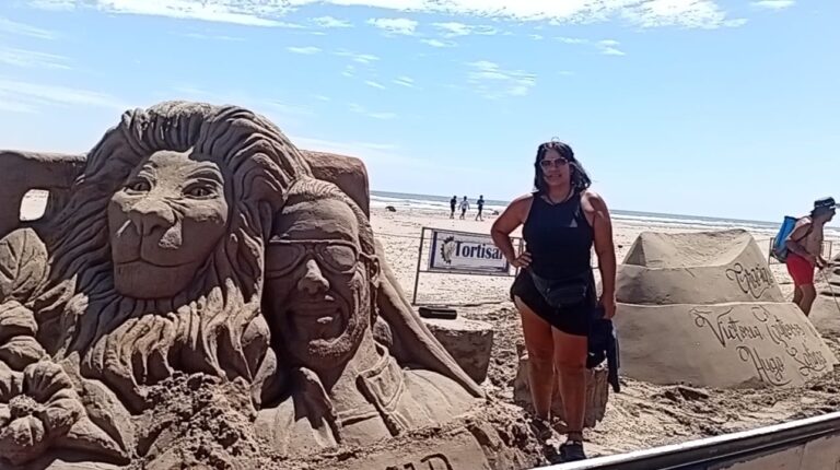 La escultora Lidia Rosana Gómez representó a la Patagonia en el 5° Festival Internacional de Escultores de Arena en El Salvador La escultora Lidia Rosana Gómez representó a la Patagonia en el 5° Festival Internacional de Escultores de Arena en El Salvador