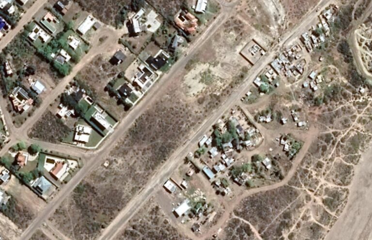 Investigadores presentaron un proyecto para mejorar el hábitat en el barrio Los Pulperos Investigadores presentaron un proyecto para mejorar el hábitat en el barrio Los Pulperos