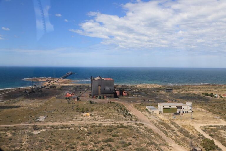 «Construir un puerto nuevo, fue hablado con el equipo técnico de la provincia»