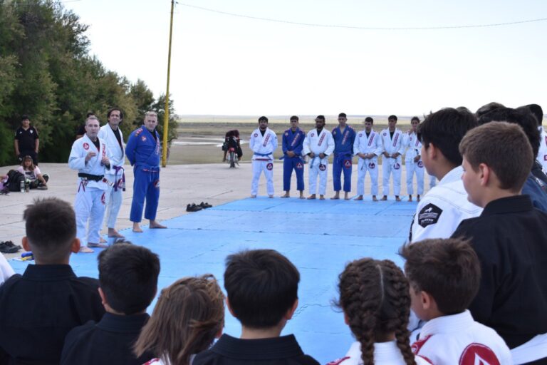SAO: realizaron seminario de Jiu-Jitsu en el playón de Los Tamariscos