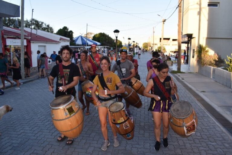 La peatonal de Las Grutas vibró con el encuentro “Candombe al mar”