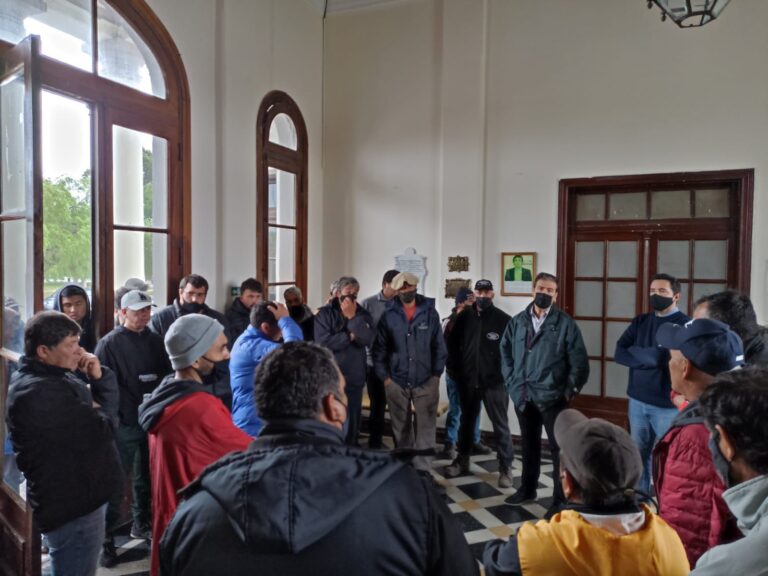 Conflicto en la pesca sanantoniense: Casadei recibió a los artesanales