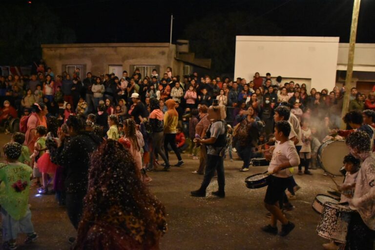 Vecinos del Ensanche Sur organizan el Carnaval 2026 en San Antonio Oeste con trabajo comunitario y a pulmón Vecinos del Ensanche Sur organizan el Carnaval 2026 en San Antonio Oeste con trabajo comunitario y a pulmón