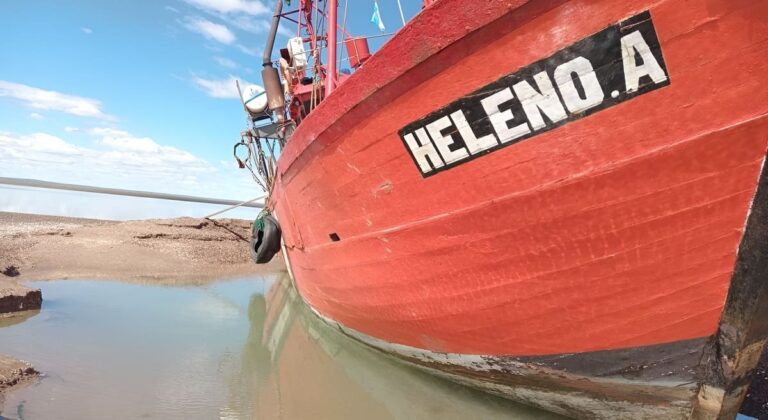 Naufragio del «Heleno A»: el SOMU exige respuestas y pide que se investiguen las condiciones del buque antes de zarpar Naufragio del «Heleno A»: el SOMU exige respuestas y pide que se investiguen las condiciones del buque antes de zarpar