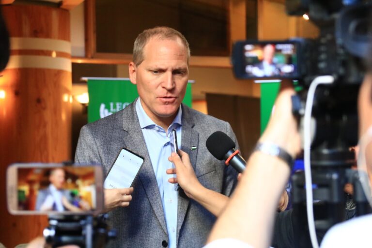 Palmieri “Río Negro reducirá impuestos a servicios y limitará aumento de tasas por debajo de la inflación” Palmieri “Río Negro reducirá impuestos a servicios y limitará aumento de tasas por debajo de la inflación”