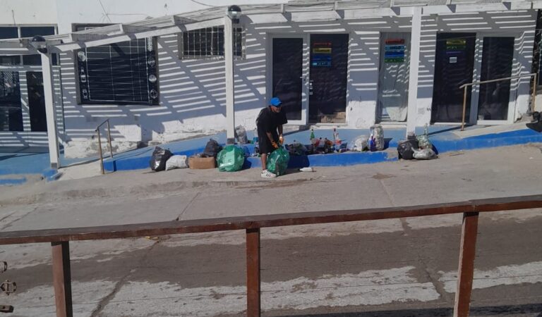 Las Grutas inició el año con un fuerte trabajo de limpieza y mayor compromiso ciudadano Las Grutas inició el año con un fuerte trabajo de limpieza y mayor compromiso ciudadano