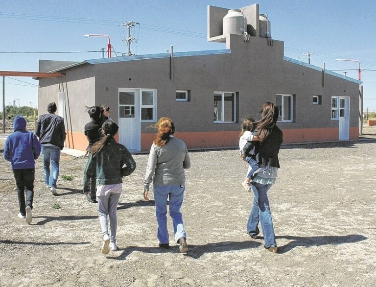 Lavin “pudimos brindarle seguridad jurídica a 71 familias de San Antonio”