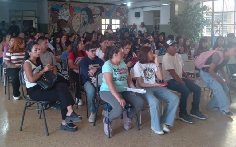 SAO: reclamo de familias de la ESRN 38 previo al inicio lectivo SAO: reclamo de familias de la ESRN 38 previo al inicio lectivo